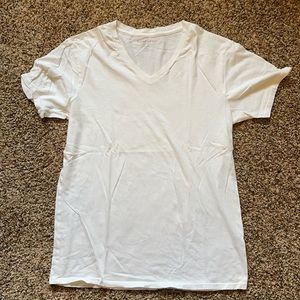 Small Everlane t-shirt